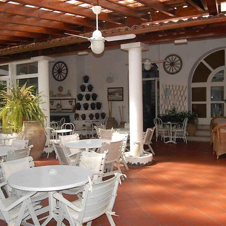 Hotel Villa Augustus Lipari  Buitenkant foto