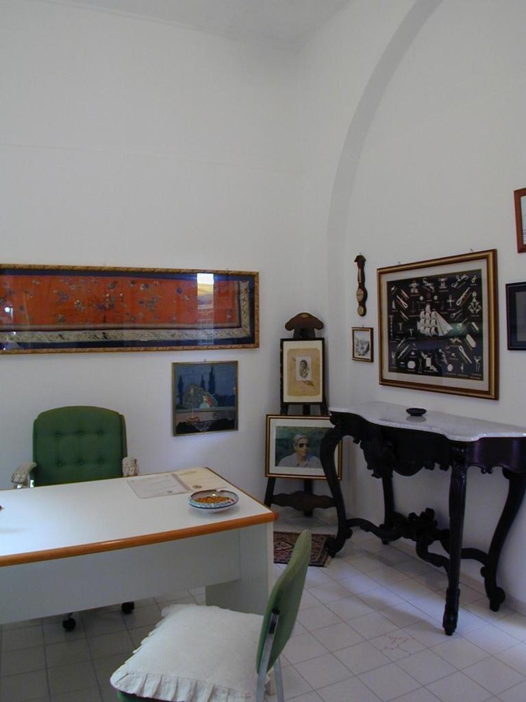Hotel Villa Augustus Lipari  Buitenkant foto