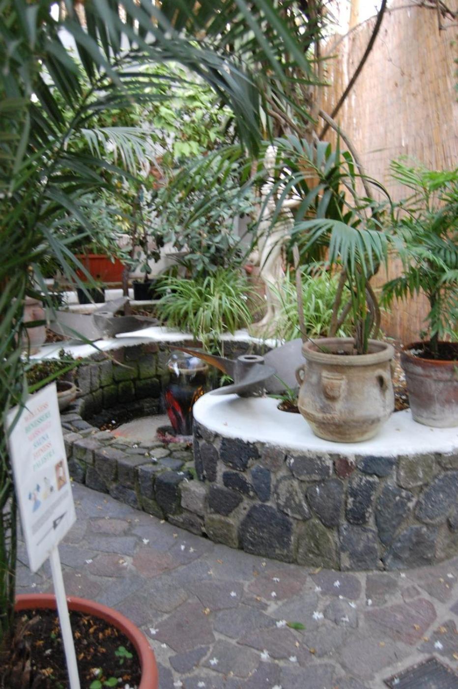 Hotel Villa Augustus Lipari  Buitenkant foto