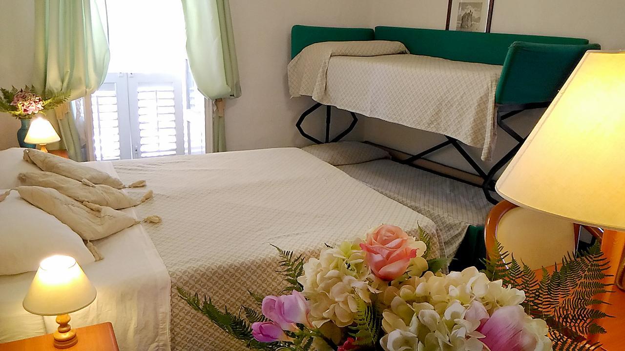 Hotel Villa Augustus Lipari  Buitenkant foto